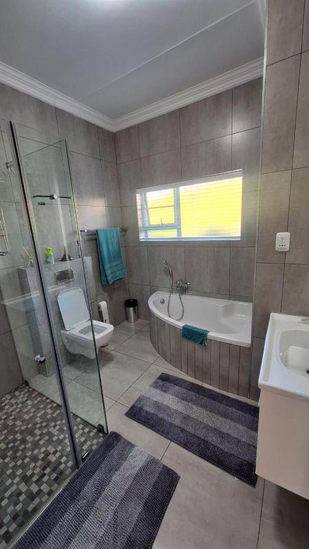 4 Bedroom Property for Sale in Pinnacle Point Golf Estate Western Cape